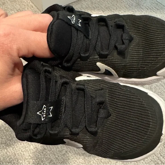 Nike Toddler Shoes - Picture 9 of 10